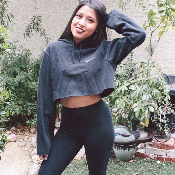 nike black crop sweater